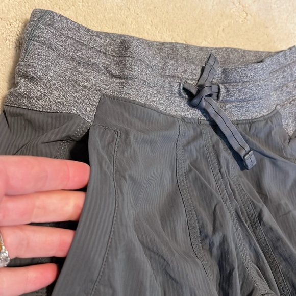 EUC LULULEMON/IVIVVA PANTS - Picture 2 of 5